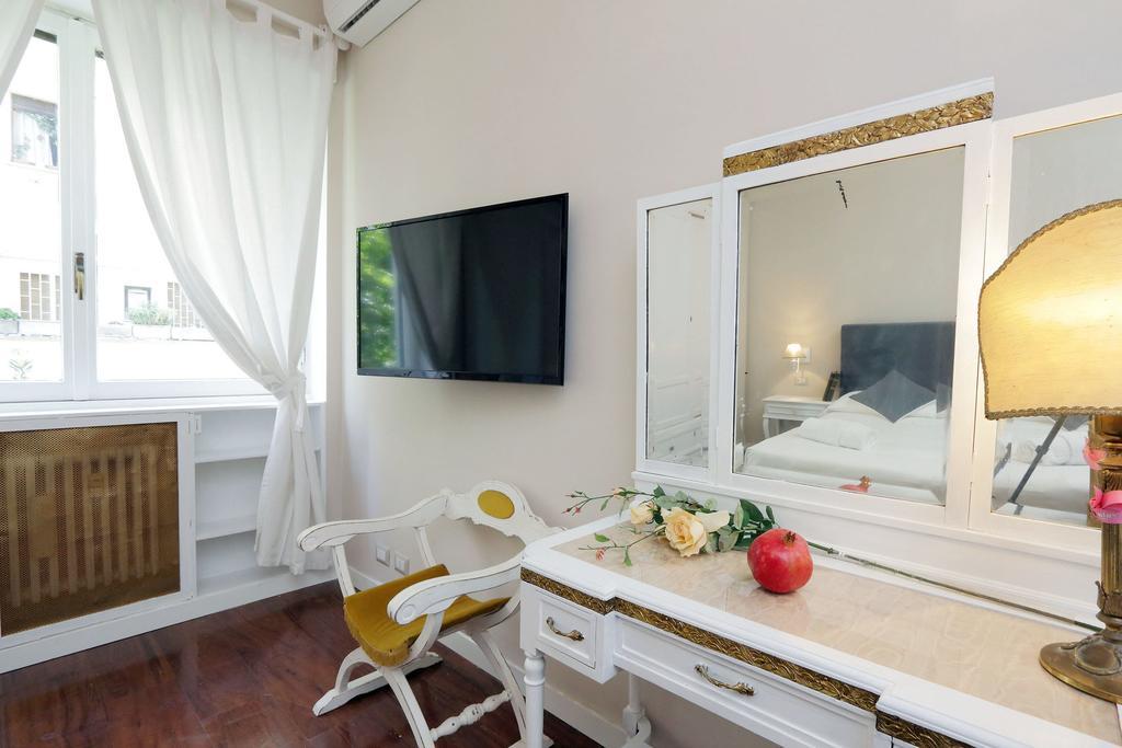 Vatican Art House Rome Room photo